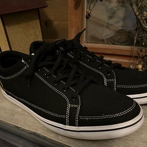Men’s XTRATUF casual shoes, size 13